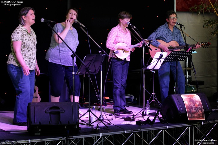 Razz Up-Steyning Festival-The Cheer Up Mollies-©Matthew J. Shaw Photographers-035